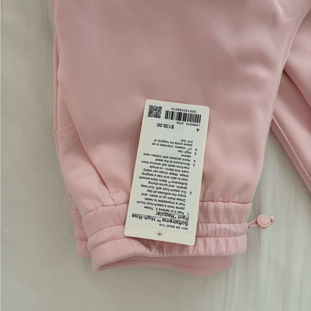 Lululemon softstreme in strawberry milkshake **NEW** - Picture 5 of 8